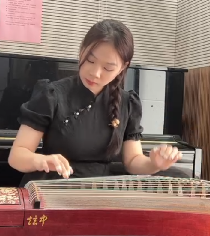 牟娴